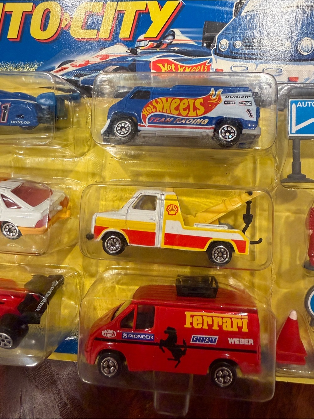 Corgi Auto-City Super Electronic Garage Playset #93425–Hot Wheels/Ferrari /Shell - Picture 2 of 9